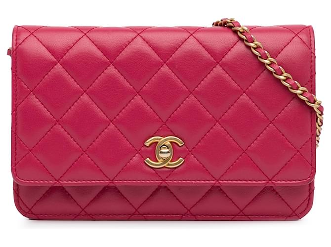 Wallet On Chain Cartera Chanel Pearl Crush de piel de cordero rosa con cadena Cuero  ref.1351934