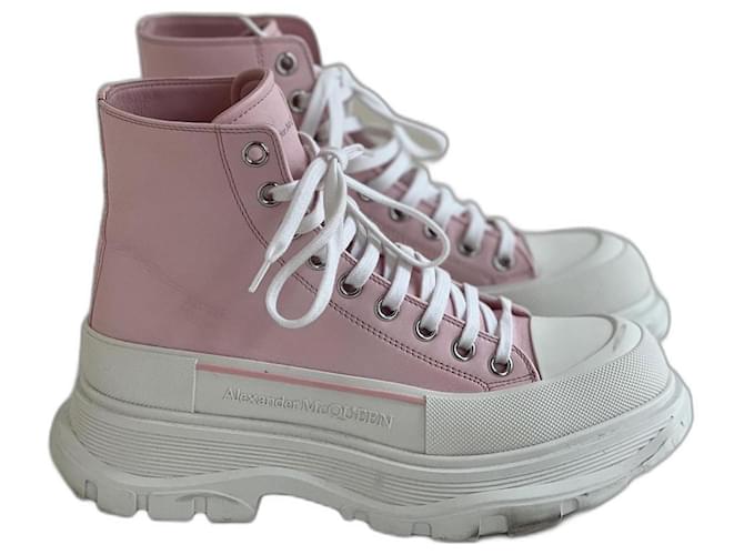 Alexander McQueen leather sneakers, pink color  ref.1354627
