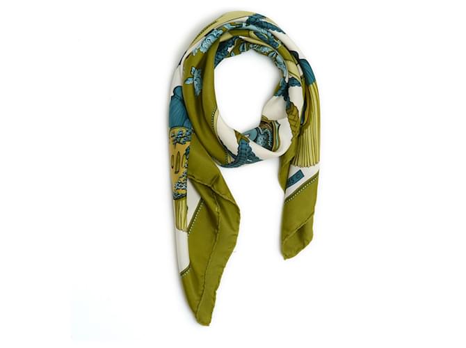 Sciarpa di seta Hermès 1991 Foulard Carré 90 Tsubas verde oliva Multicolore  ref.1354641