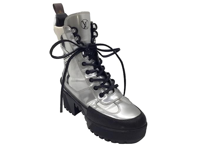 Autre Marque Louis Vuitton Bottes du désert en cuir de veau verni métallisé argenté Spaceship Laureate Platform  ref.1354726