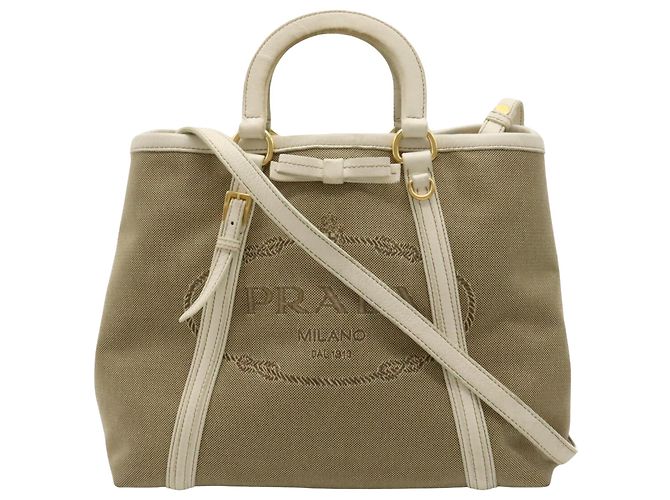 Jacquard mit Prada-Logo