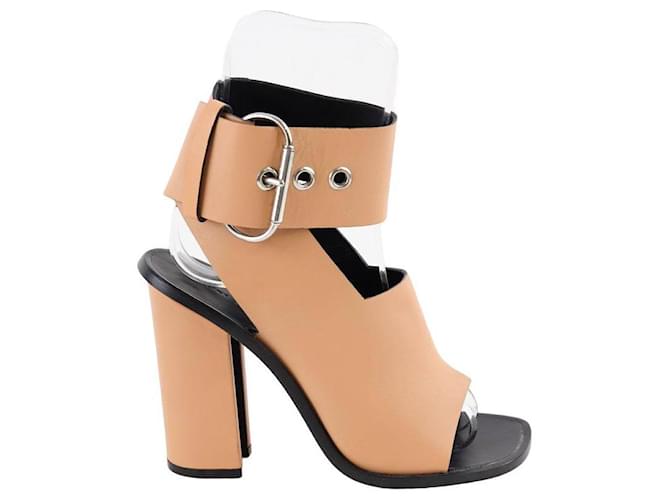 Céline Leather Heels Beige  ref.1356521