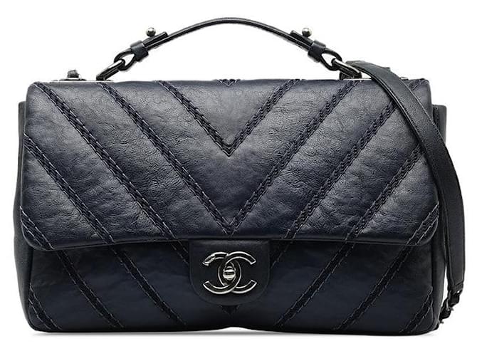Chanel CC Chevron Stitch Flap Shoulder Bag  Leather Shoulder Bag in Good condition  ref.1356875