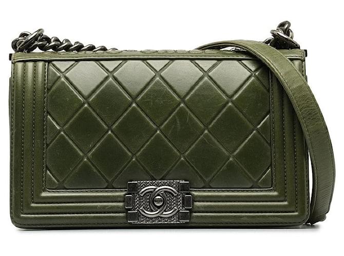 Chanel Claasic Le Boy Flap Bag Umhängetasche aus Leder in gutem Zustand  ref.1356876