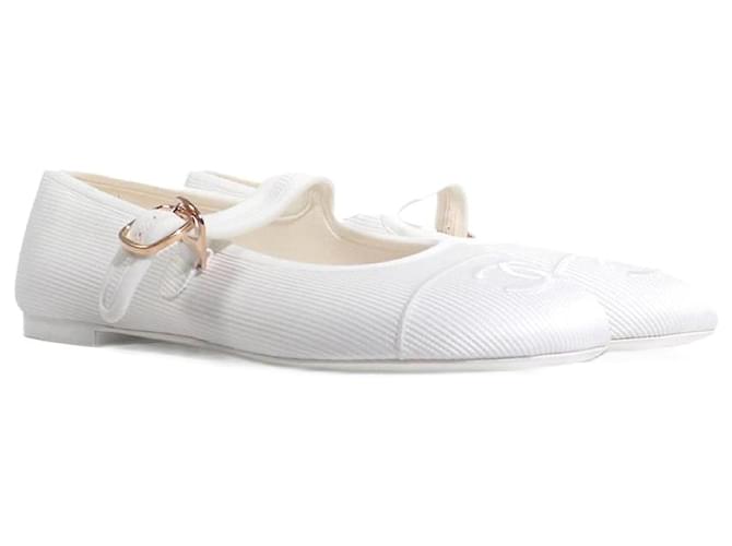 CHANEL  Ballet flats T.eu 38 cloth White  ref.1360418