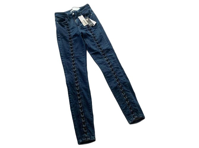Vaqueros Guess en denim azul