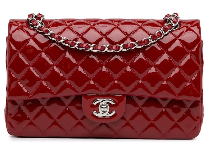 Chanel Red Medium Classic Flap doublé de brevet Cuir Cuir vernis Rouge  ref.1360857