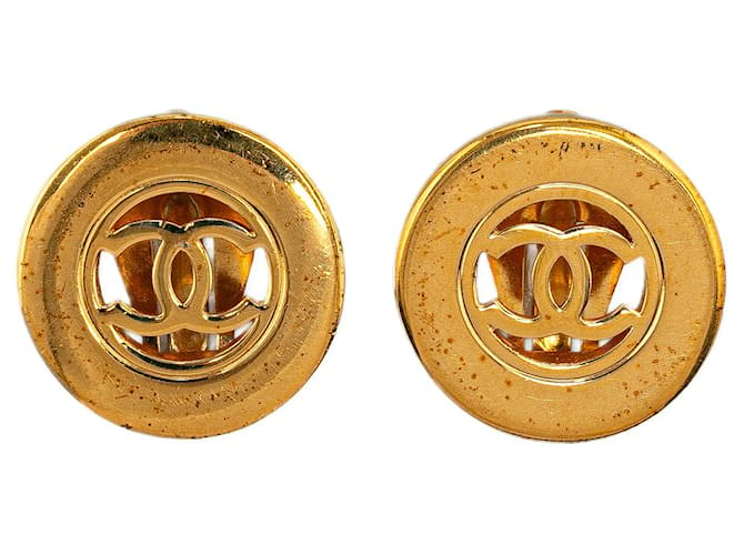 Chanel Gold CC Clip On Earrings Golden Metal Gold-plated  ref.1360896