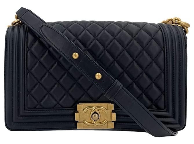 Chanel Boy Medium Quilted Lambskin Leather  Bag Blue  ref.1361257