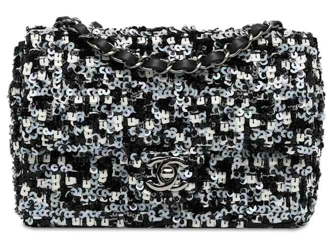 Chanel Schwarze Mini-Pailletten-Einzelklappe aus Lammleder  ref.1361387