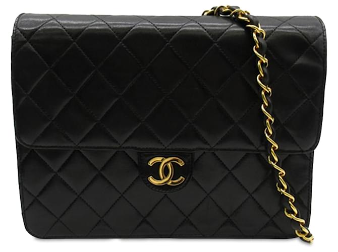 Chanel Black CC acolchoado em pele de cordeiro com aba única Preto Couro  ref.1361426