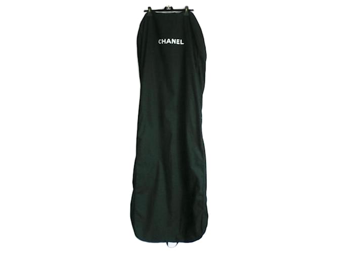 CHANEL Lange schwarze Baumwollkleidertasche, neuwertiger Zustand. Baumwolle  ref.1361478