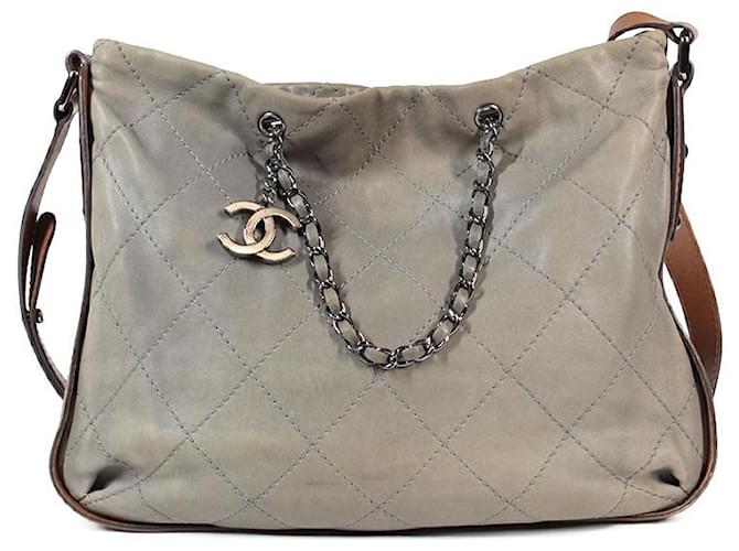 Chanel Handtaschen Beige Leder  ref.1361644