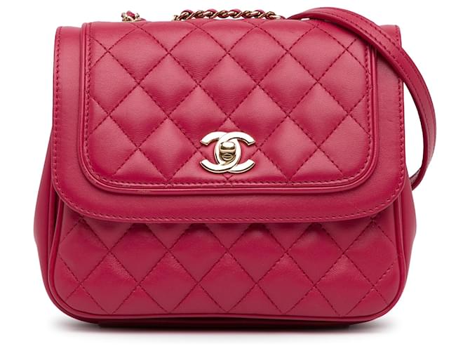 Chanel – Kleine, schöne Tagesklappe aus Lammleder in Rosa Pink  ref.1361888