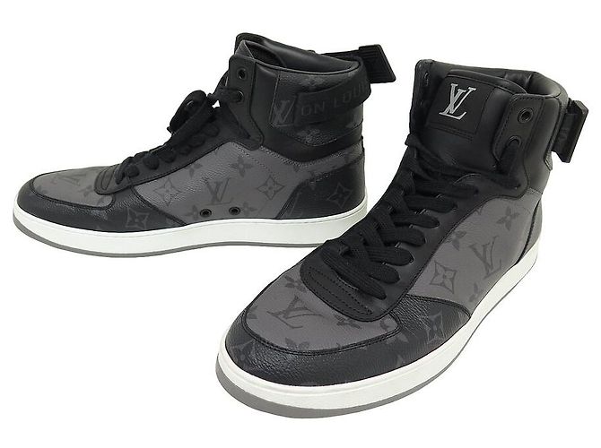 NEUF BASKETS LOUIS VUITTON 1A8EAW RIVOLI SNEAKER BOOT MONOGRAM ECLIPSE 8 42 Gris