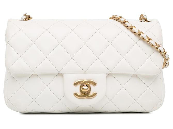 Chanel Mini aba retangular de pele de cordeiro branca com pérolas Branco Couro  ref.1363793