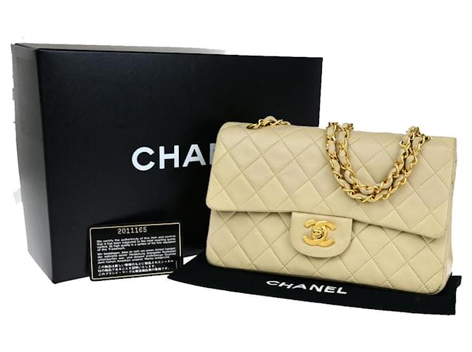 Chanel Matelassé Beige Leather  ref.1364870