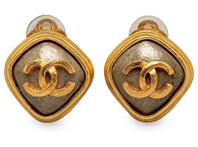 Gold Chanel CC Clip On Earrings Golden Gold-plated  ref.1365090