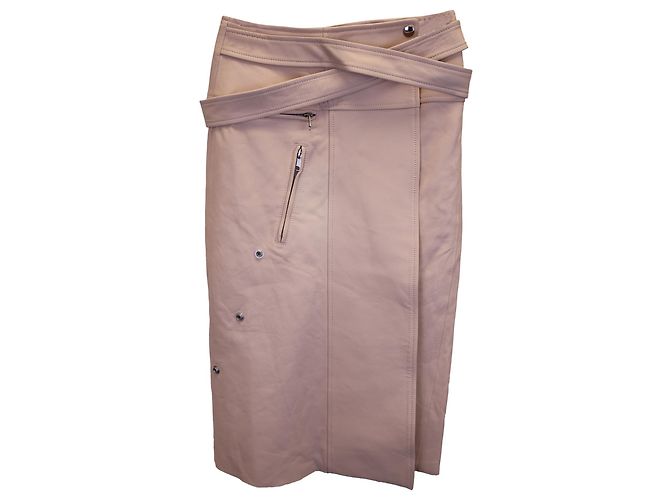 Saia envolvente com cinto Alexander McQueen em couro de pele de cordeiro rosa pastel