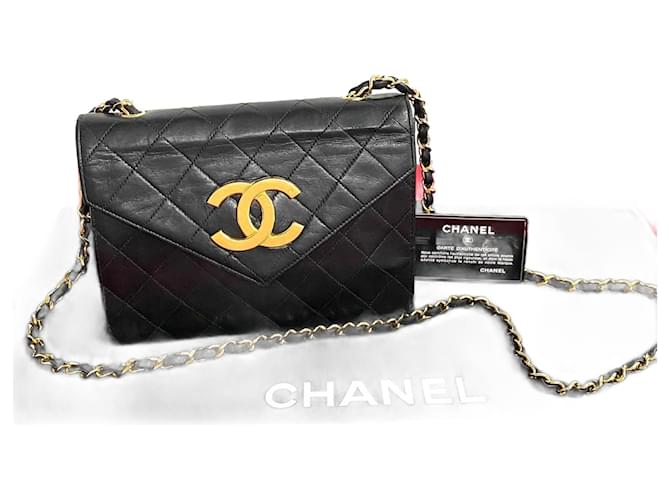 Chanel CC Quilted Leather Crossbody Bag Leather Crossbody Bag in Good condition  ref.1365607