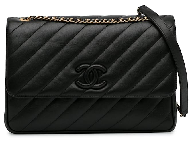 Chanel Preto CC Diagonal Couro de bezerro acolchoado com aba única Bezerro-como bezerro  ref.1366157