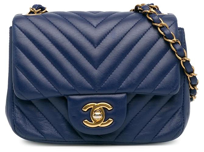 Chanel Azul Mini Quadrado Clássico Chevron Aba Única em Pele de Cordeiro Couro  ref.1366176