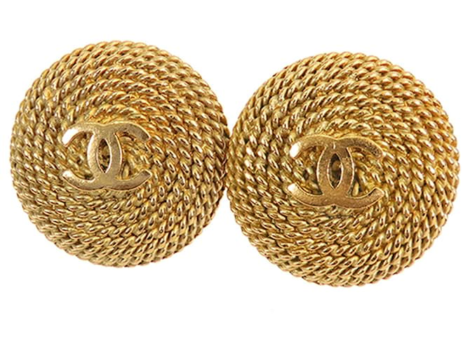 Chanel Gold CC Clip On Earrings Golden Metal Gold-plated  ref.1366200
