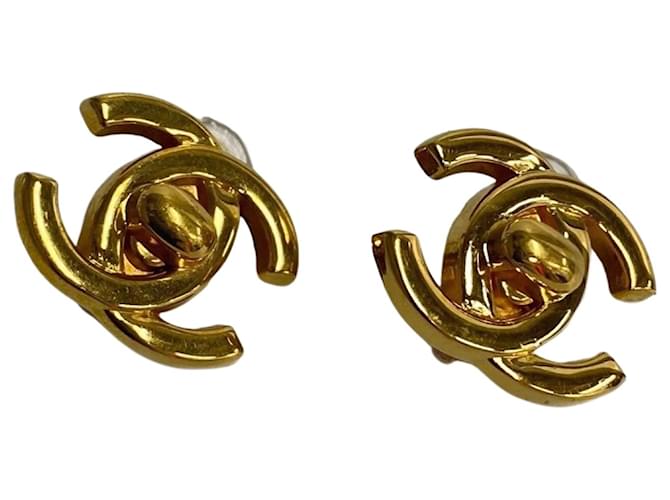 Chanel Earrings Golden Gold-plated  ref.1367682