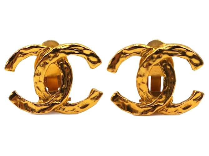 Coco Crush Brincos Chanel CC Coco Vintage Martelados Gold hardware Ouro  ref.1367963