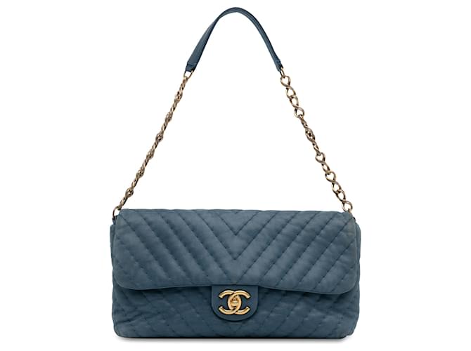 Chanel Aba Surpique Iridescente Azul Jumbo Chevron Azul Couro  ref.1369467