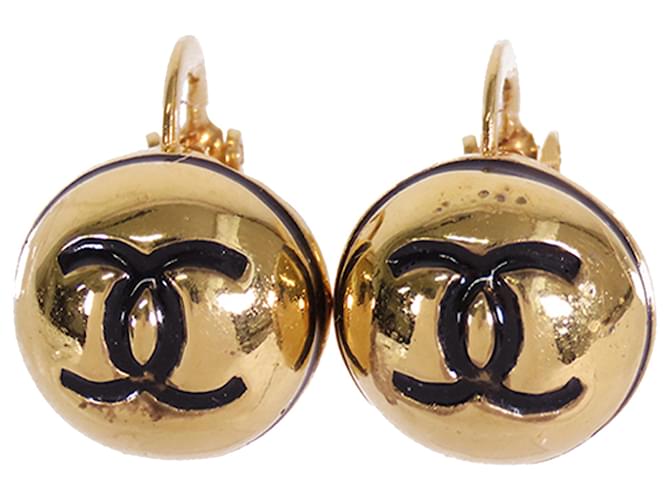 Chanel Gold CC Button Clip On Earrings Golden Metal Gold-plated  ref.1369563