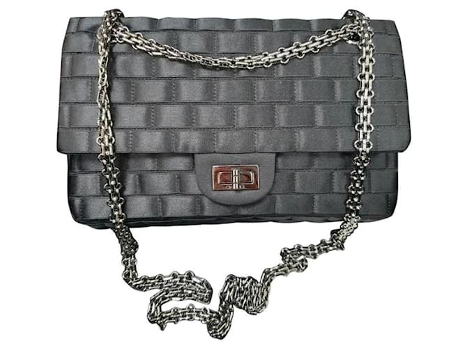 Bolsa Chanel 2.55 Reissue 225 em cetim de dupla aba Preto Couro  ref.1369914