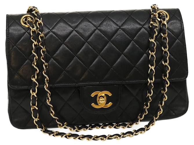 CHANEL Matelasse25 Bolsa de ombro com aba forrada de corrente pele de cordeiro preta CC Auth 67483A Preto Dourado Couro  ref.1370120