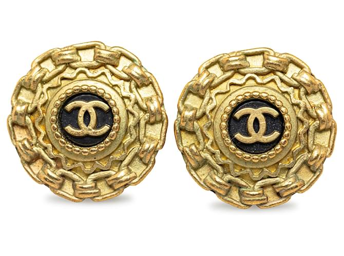 Chanel Gold CC Clip On Earrings Golden Metal Gold-plated  ref.1371901