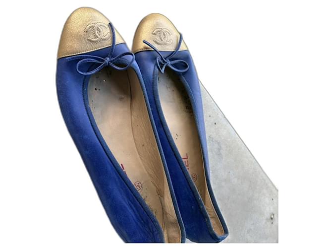 Chanel Sapatilhas de ballet Azul escuro Couro  ref.1372185