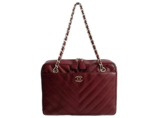 Sac bandoulière Chanel Camera Chevron matelassé en cuir bordeaux  ref.1372324