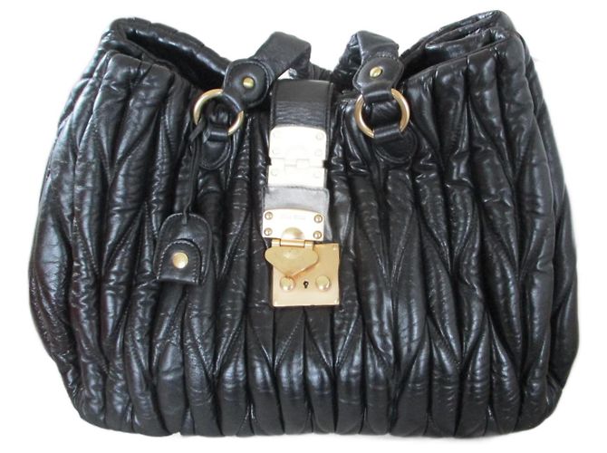 Miu Miu Borsa trapuntata, pelle nera. Nero
