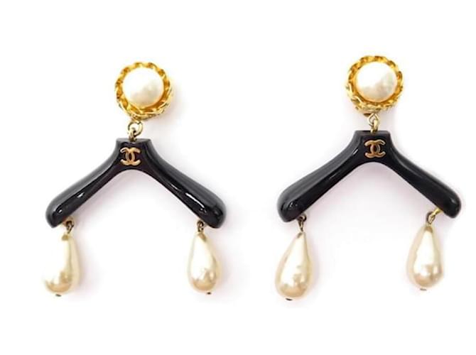 Chanel clip earrings "Hanger & Pearls"  ref.1372566