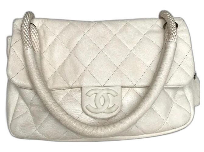 Chanel Handtasche Beige Caviar Leder