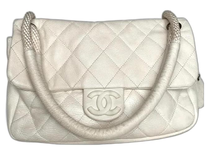 Chanel Handbags Beige Leather  ref.1372604