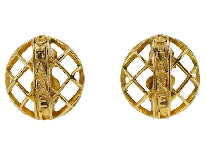Boucles d'oreilles clip logo Chanel Boucles d'oreilles en métal en bon état  ref.1372729