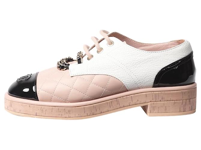 Chanel Sapatos de couro acolchoados rosa - tamanho UE 36  ref.1372777