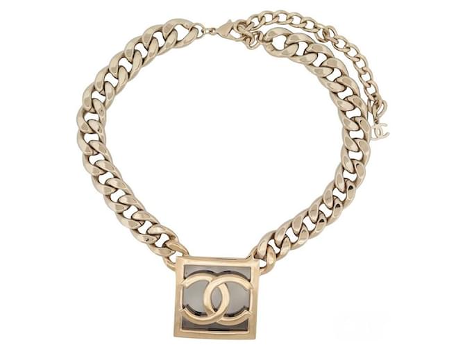 CHANEL COLAR 2023 SUIT CC LOGO PLATE GOLDEN CURB CHAIN COLAR DE METAL Dourado  ref.1372901