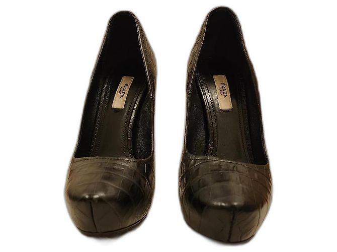Escarpins Prada en cuir crocodile noir à plateforme