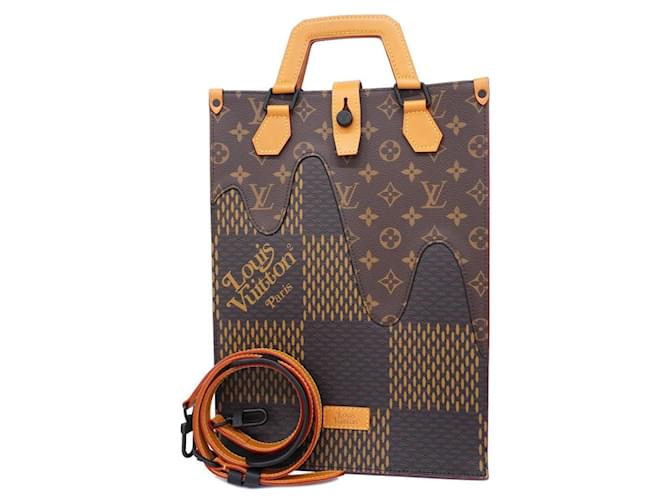 Louis Vuitton Geant Brown Cloth  ref.1375973