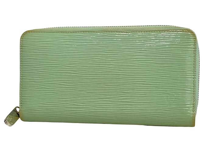 Carteira Louis Vuitton Zippy Verde Couro  ref.1375997