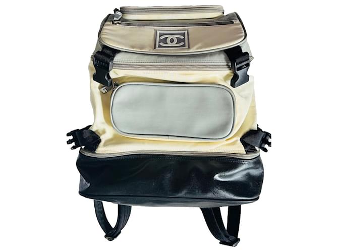 Chanel Vintage Backpack Black Cream Rubber Nylon  ref.1376377
