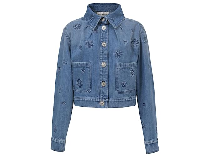 Timeless Chanel – Jacke mit Knopfleiste vorne und Logodetail aus blauem Denim John  ref.1376750