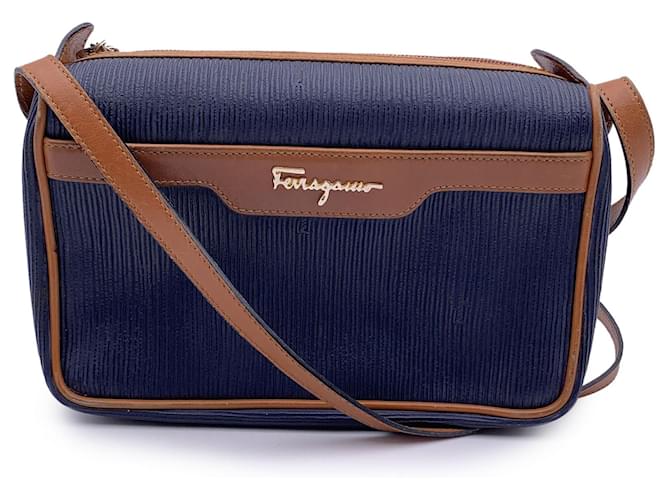 Salvatore Ferragamo Borsa a tracolla messenger in vinile blu vintage Tela  ref.1376812