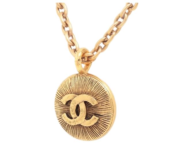 Chanel Colar moeda CC banhado a ouro Dourado  ref.1376991